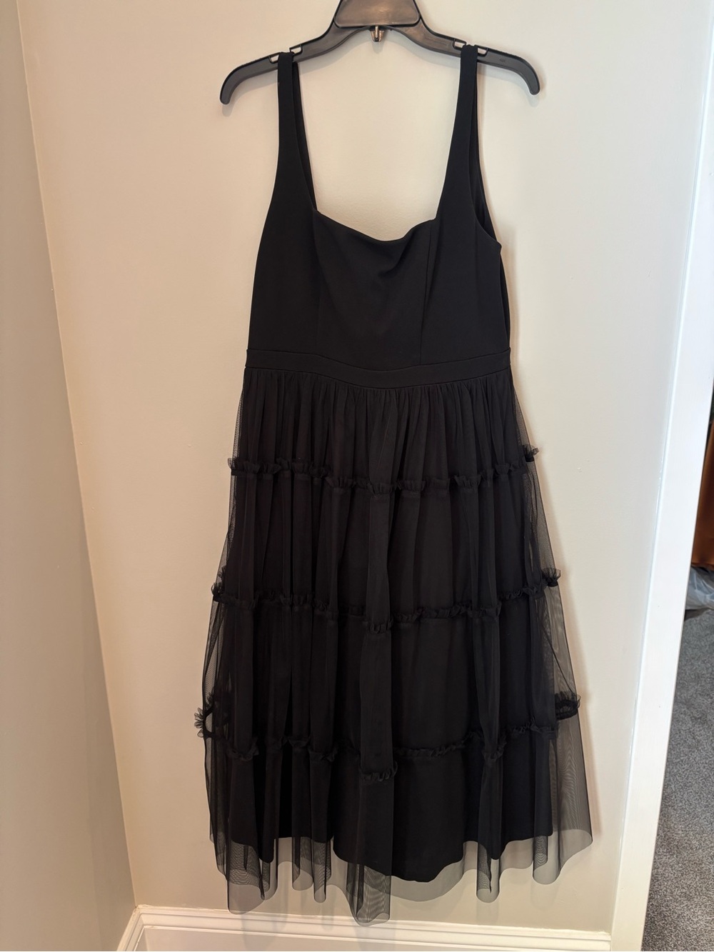 Adrianna Papell Black Tiered Tulle Midi Dress — Size 14 — Great Condition!